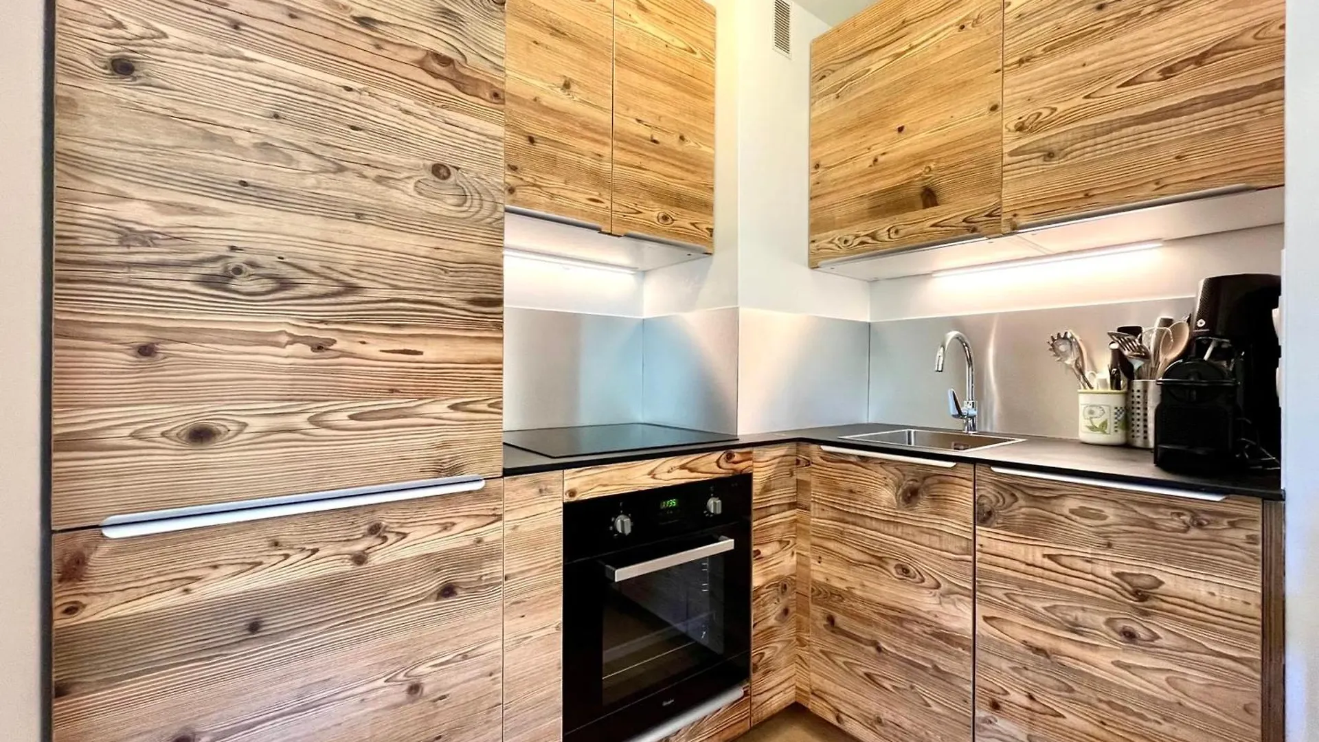 Apartment With Balcony In The Heart Of Межев